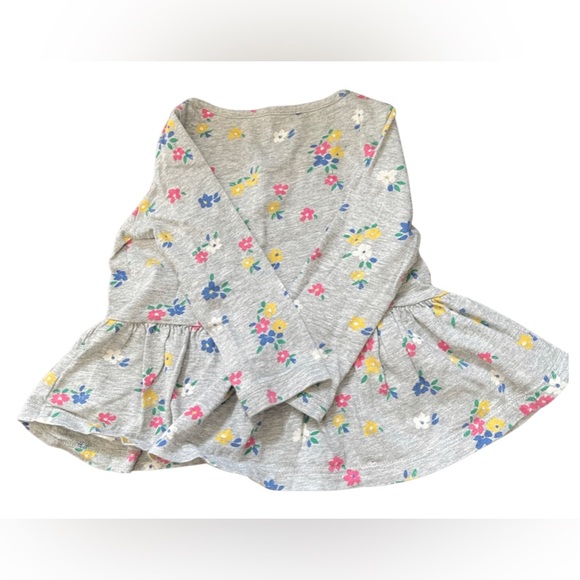 Baby Gap long sleeve grey tshirt with flowers - Picture 2 of 3